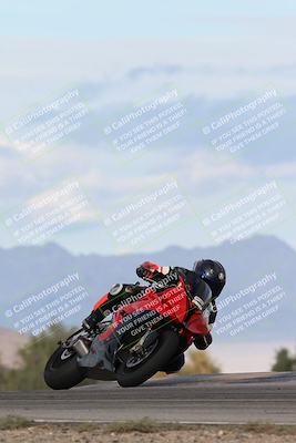 media/Nov-16-2025-Race Pace (Sun) [[8c5fa54630]]/Non Verified Riders (1st 20 Minutes)/7-Turn 9 Entry (210pm)/